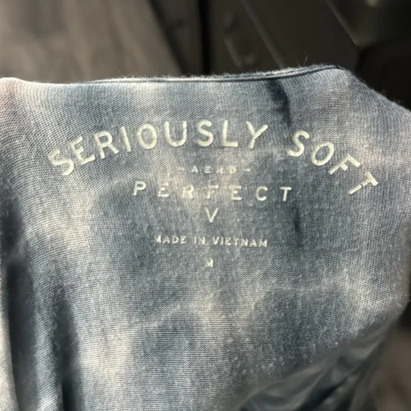 American Eagle Outfitters Seriously Soft V-Neck Tee - Picture 3 of 3